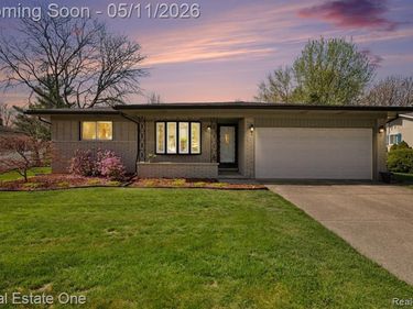 4699 Alton Drive, Troy, MI 48085