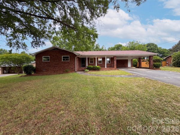 128 Greenview Drive , Kannapolis, NC 28081