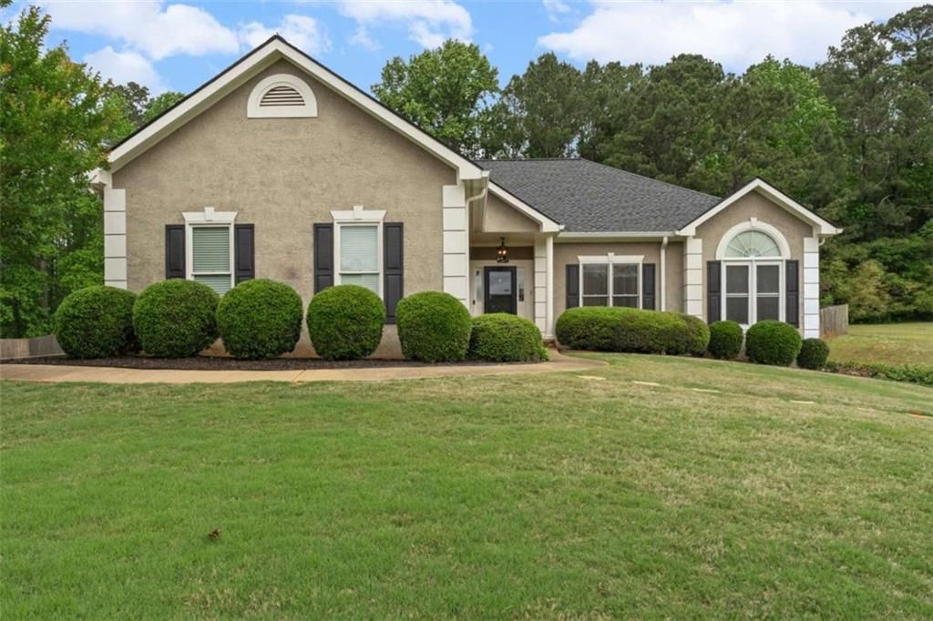122 Crescent Drive, Newnan, GA 30265 Main Photo