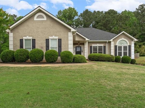 122 Crescent Drive, Newnan, GA 30265
