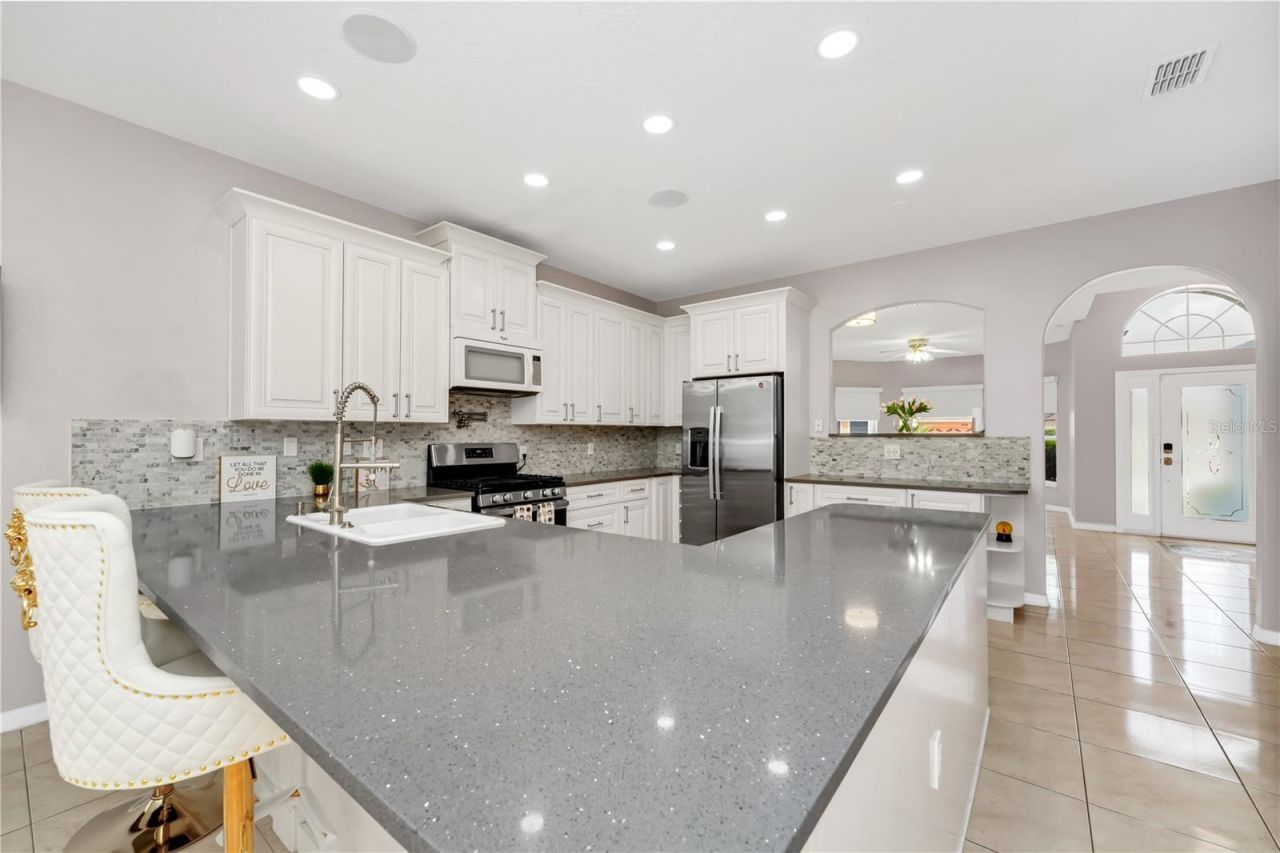 10209 Andover Point Circle, Orlando, FL 32825 Photo