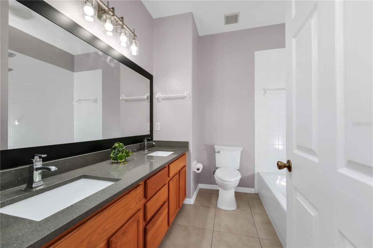 10209 Andover Point Circle, Orlando, FL 32825 Photo