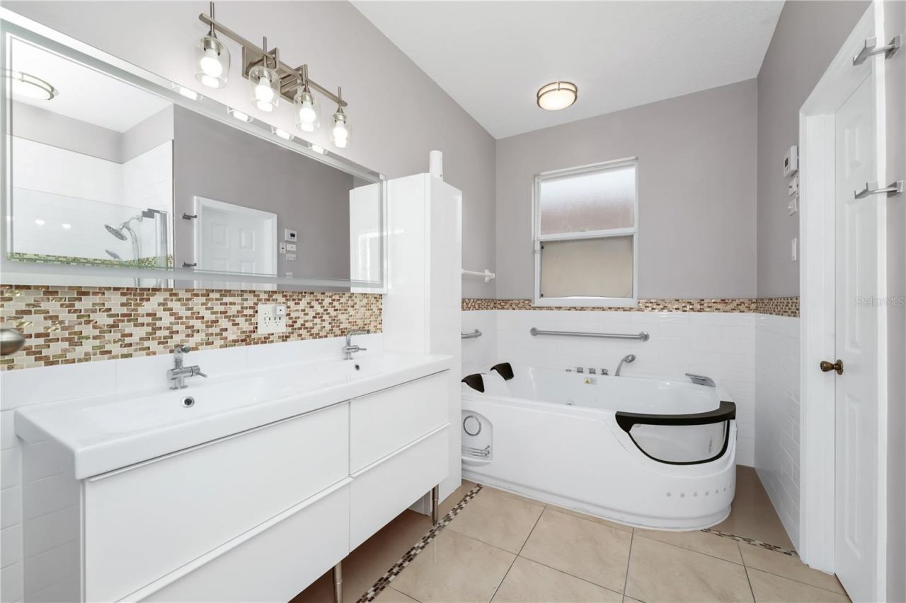 10209 Andover Point Circle, Orlando, FL 32825 Photo