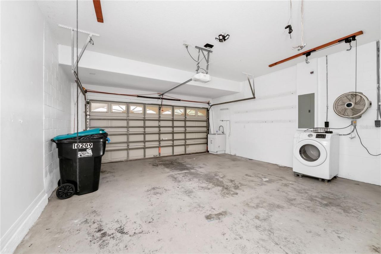 10209 Andover Point Circle, Orlando, FL 32825 Photo