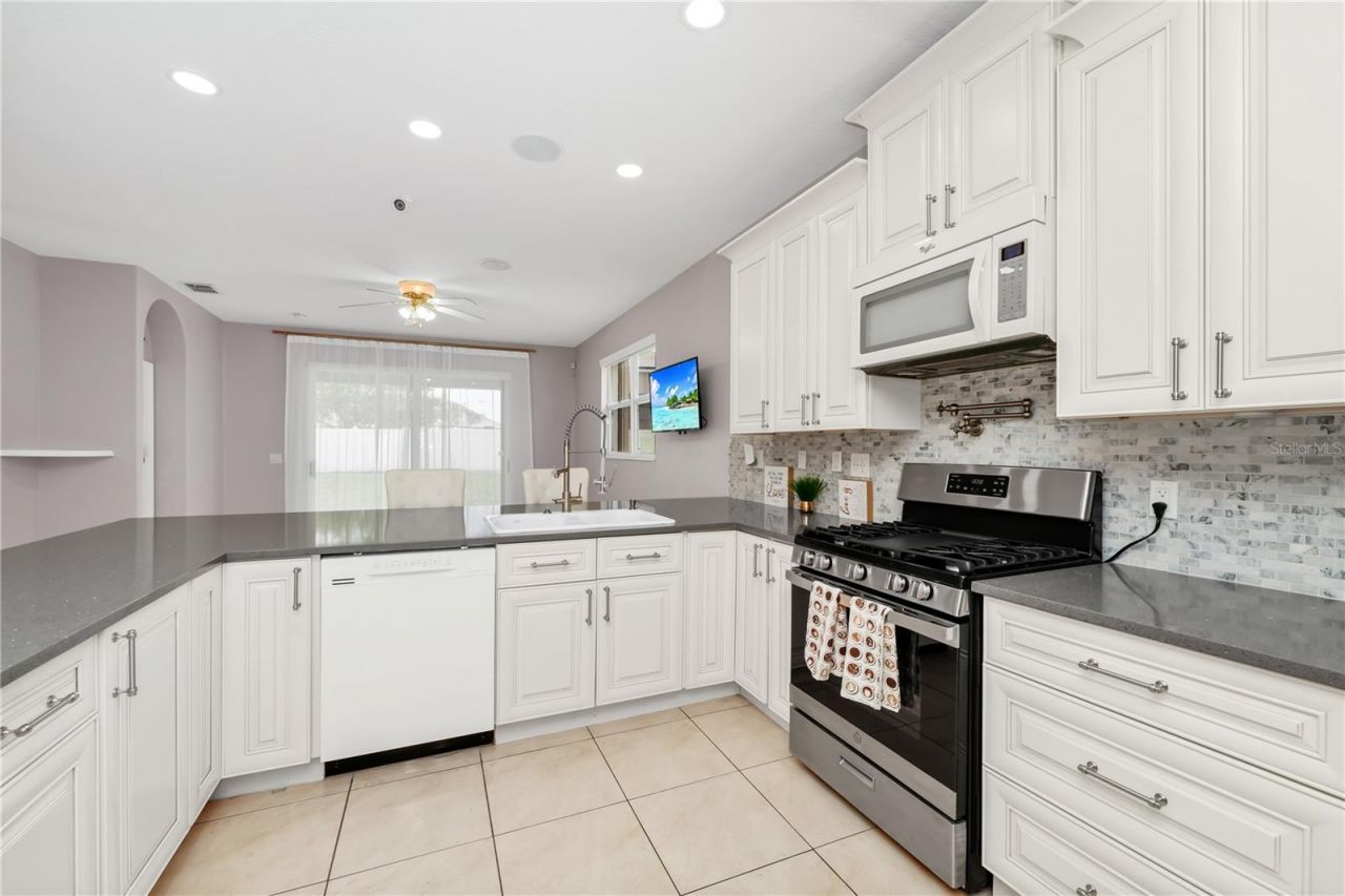 10209 Andover Point Circle, Orlando, FL 32825 Photo