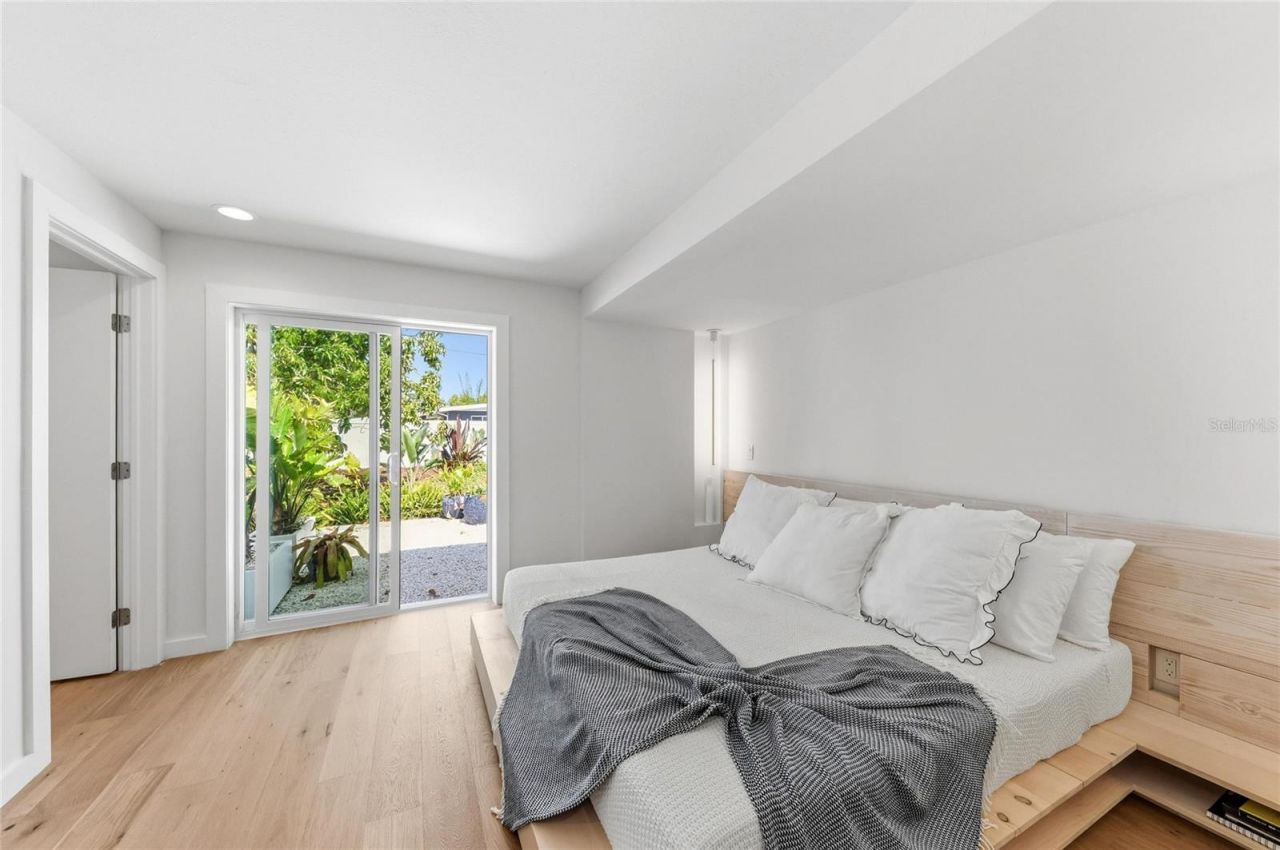 2513 Croton Avenue, Sarasota, FL 34239 Photo