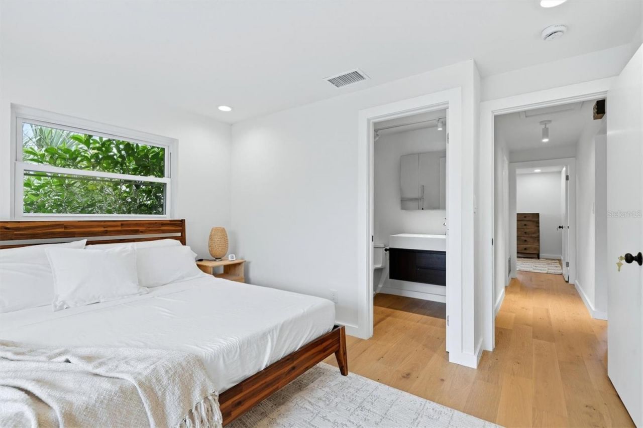 2513 Croton Avenue, Sarasota, FL 34239 Photo