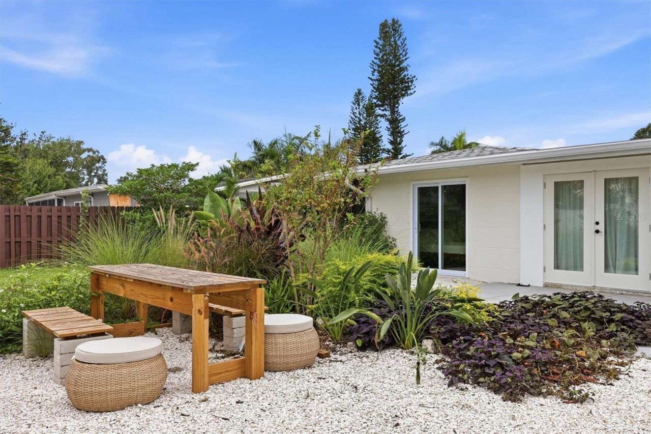 2513 Croton Avenue, Sarasota, FL 34239 Photo