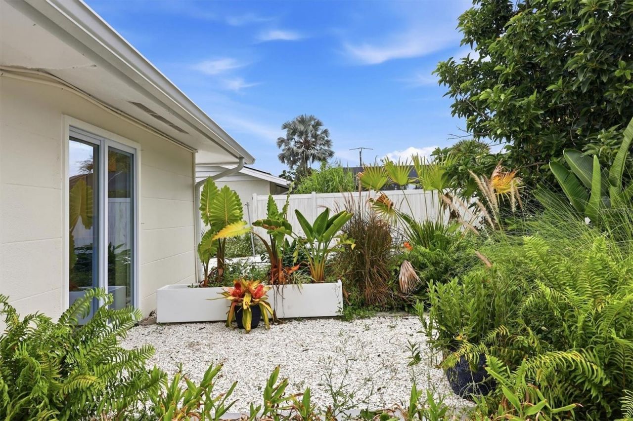 2513 Croton Avenue, Sarasota, FL 34239 Photo