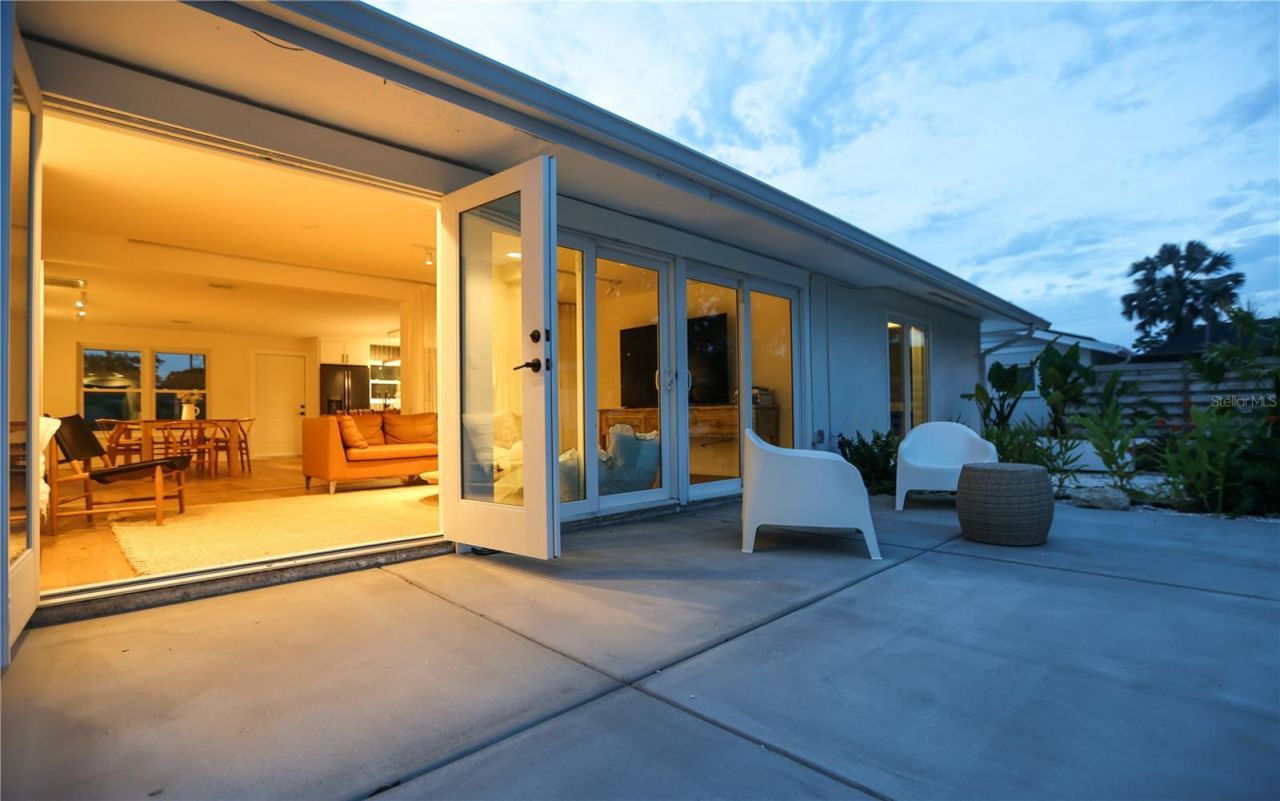 2513 Croton Avenue, Sarasota, FL 34239 Photo