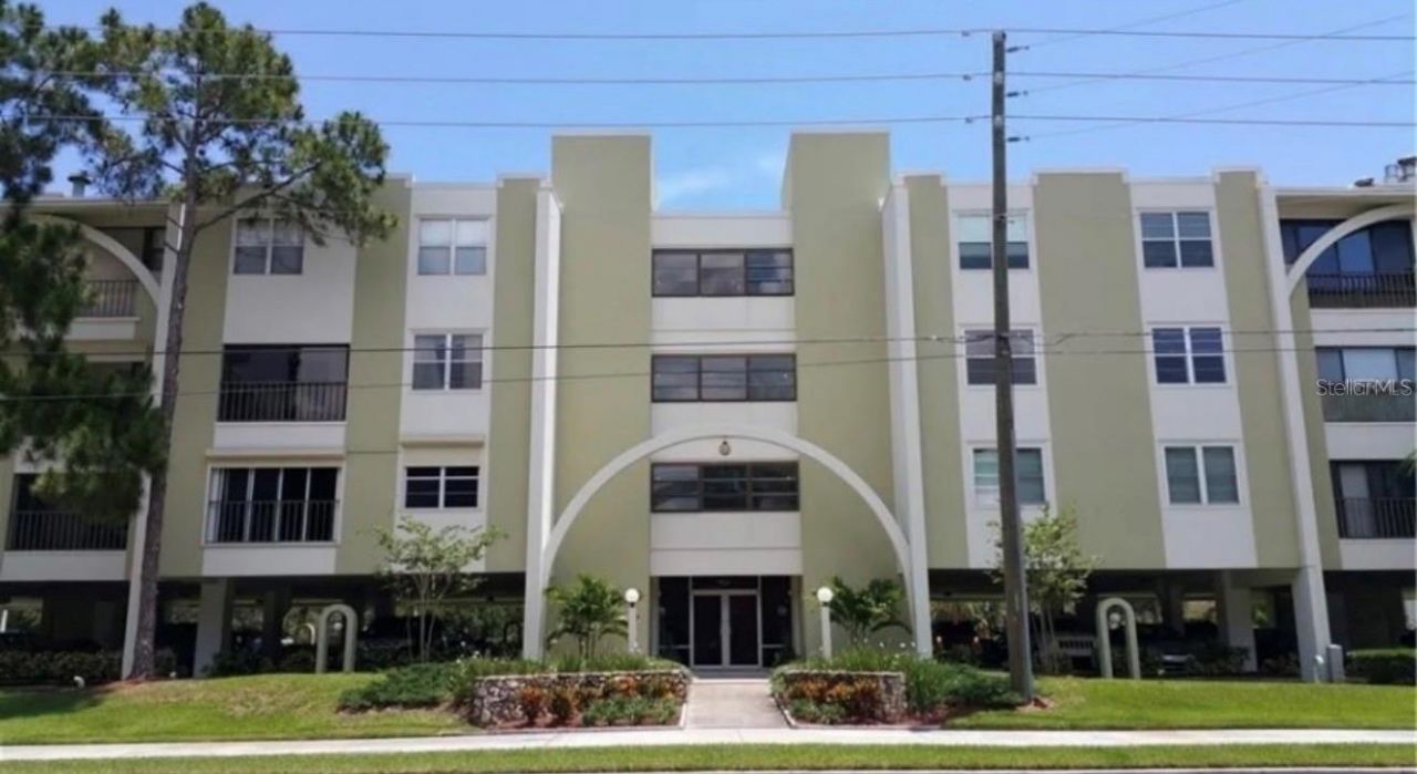 4681 1st Street Ne, Unit 405, Saint Petersburg, FL 33703 Main Photo