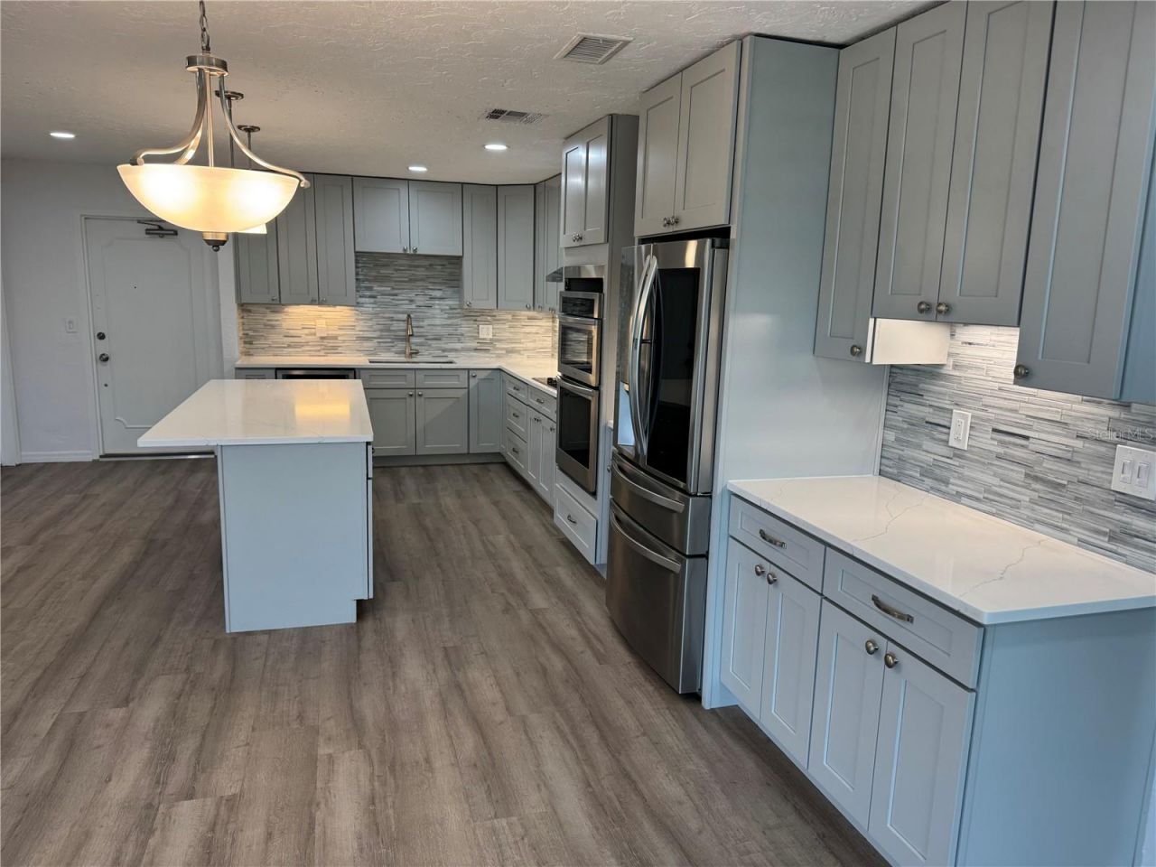 4681 1st Street Ne, Unit 405, Saint Petersburg, FL 33703 Photo