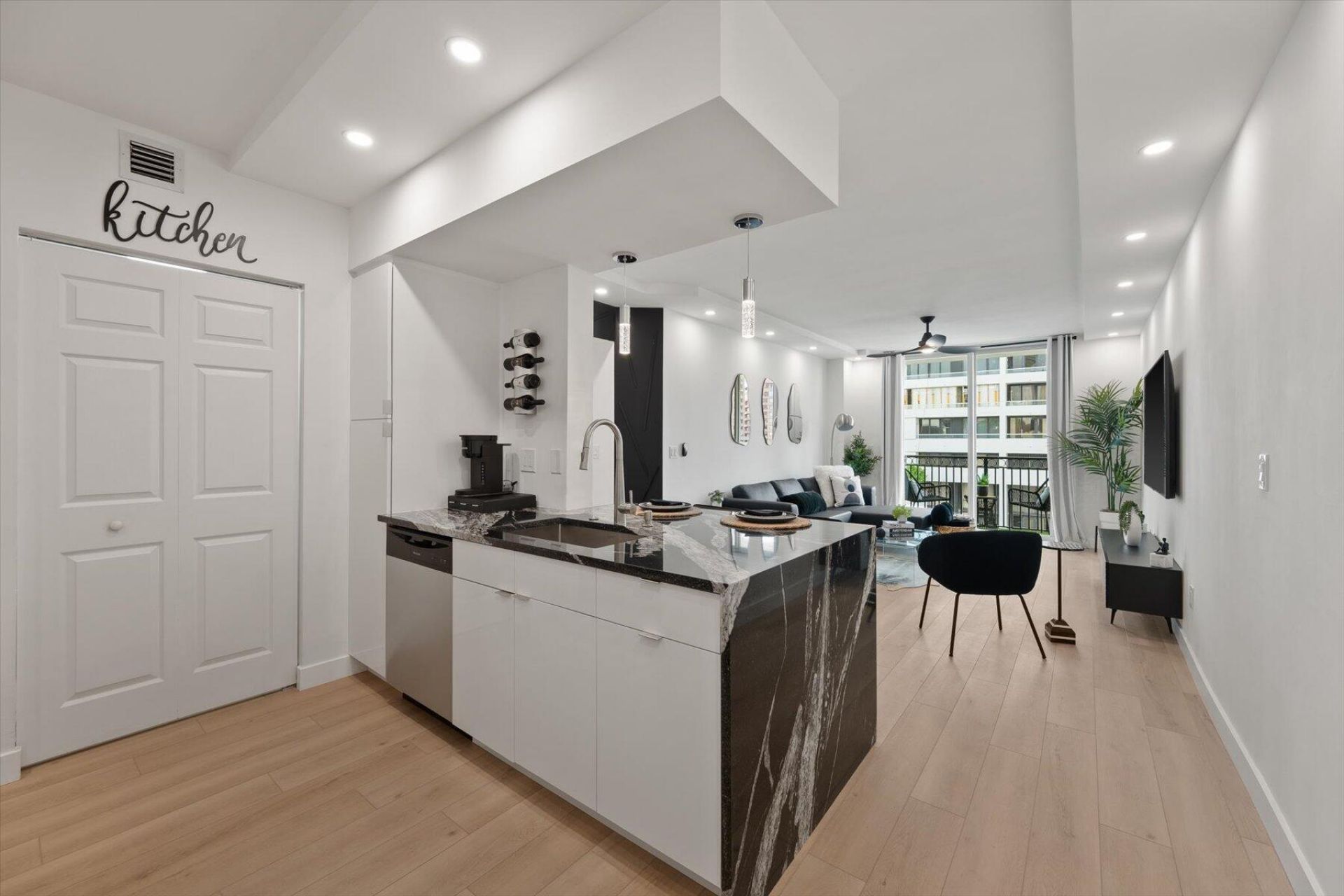 600 S Dixie Highway, Unit 659, West Palm Beach, FL 33401 Photo