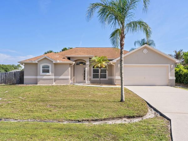 1391 SW Bellevue Avenue, Port St. Lucie, FL 34953