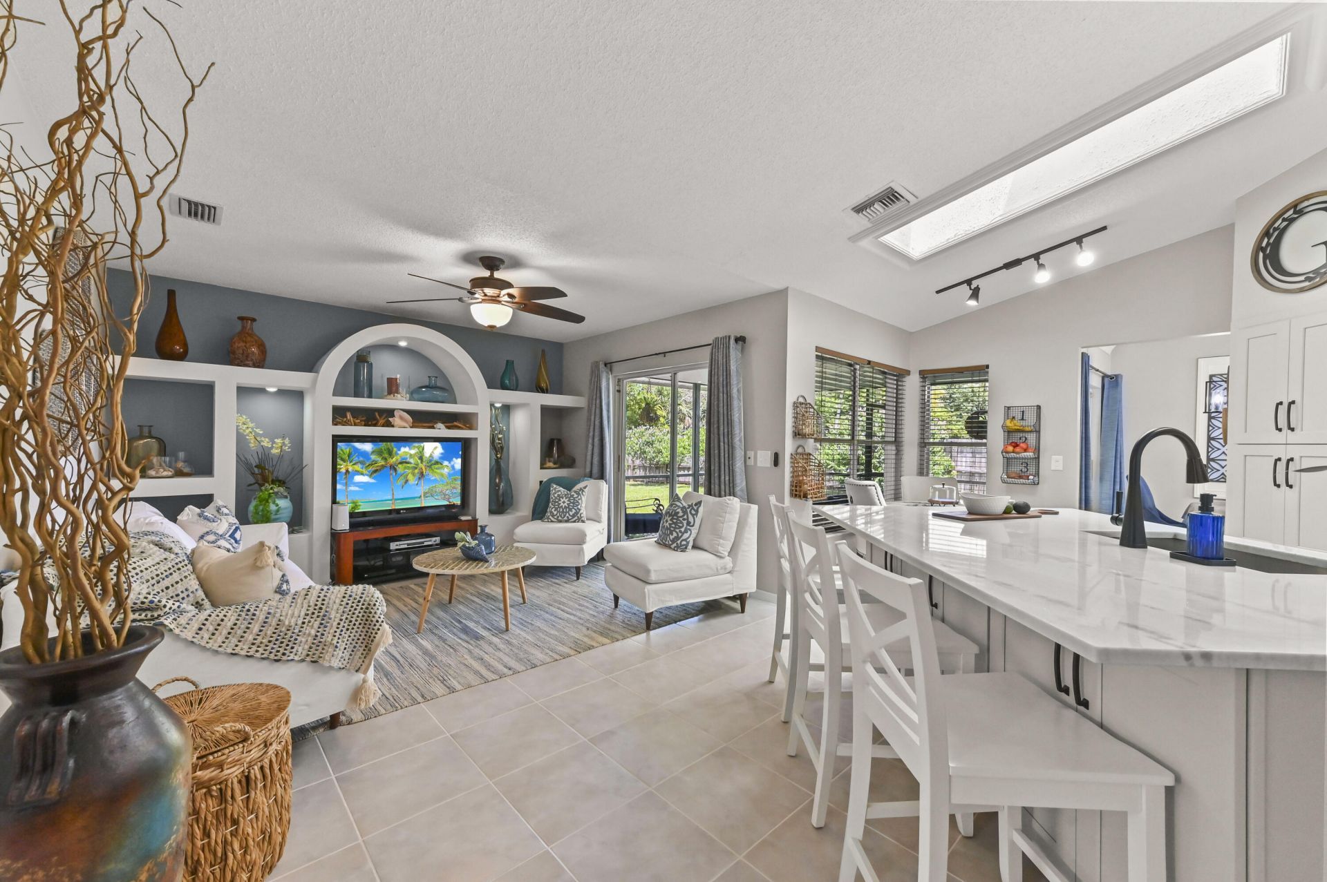 118 Royal Pine Circle N, Royal Palm Beach, FL 33411 Photo