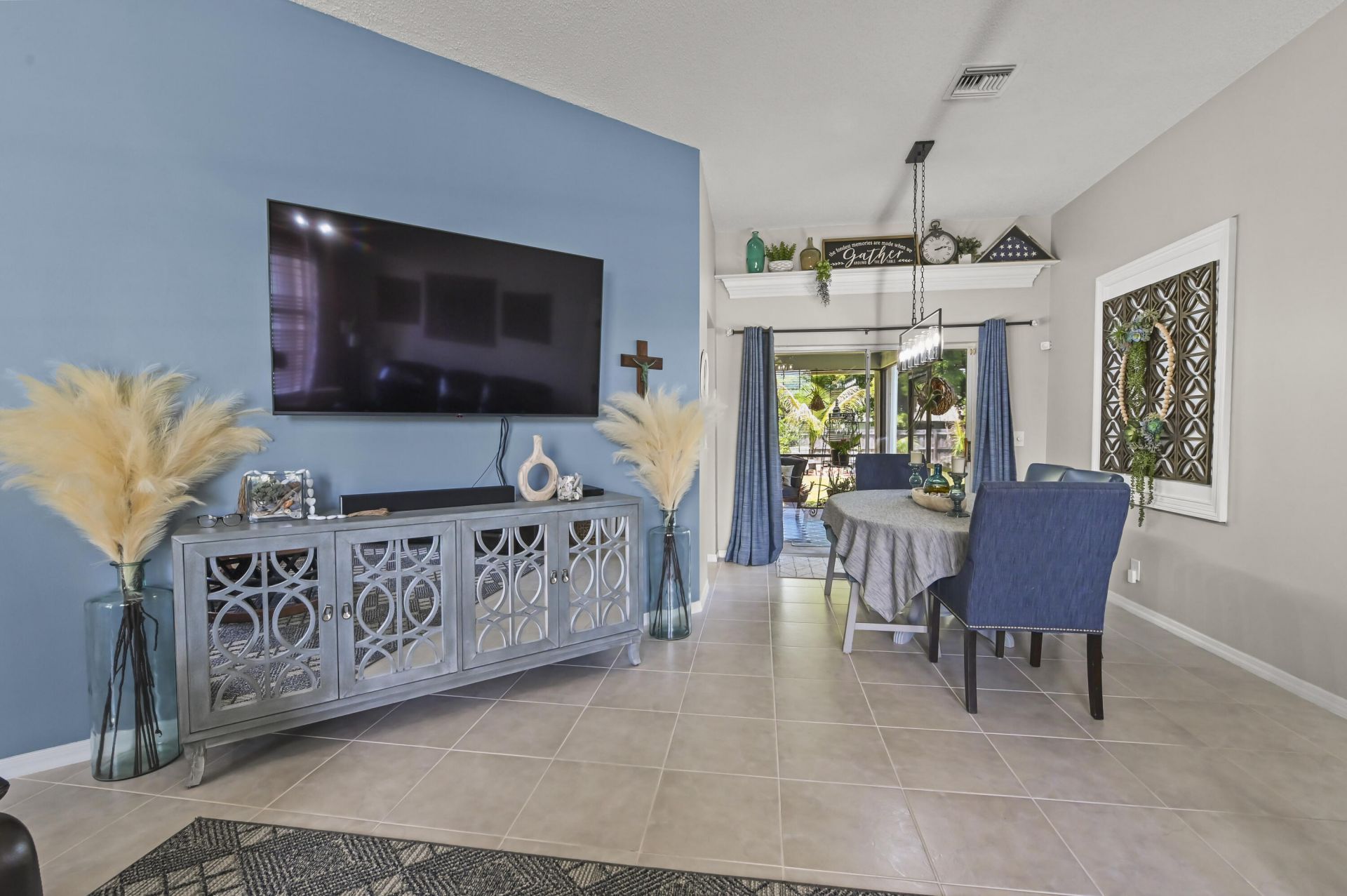 118 Royal Pine Circle N, Royal Palm Beach, FL 33411 Photo