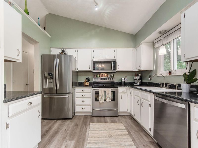 5355 Davidson Road , Hilliard, OH 43026 Photo 6