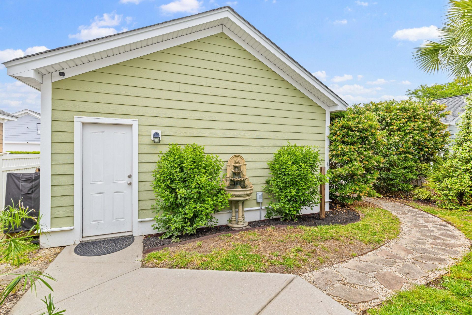 220 Crossandra Avenue Photo 38
