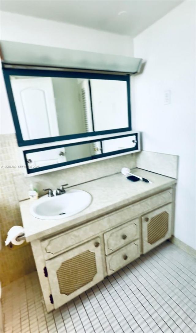 1591 NE Miami Gardens Dr , Unit 205, Miami, FL 33179 Photo