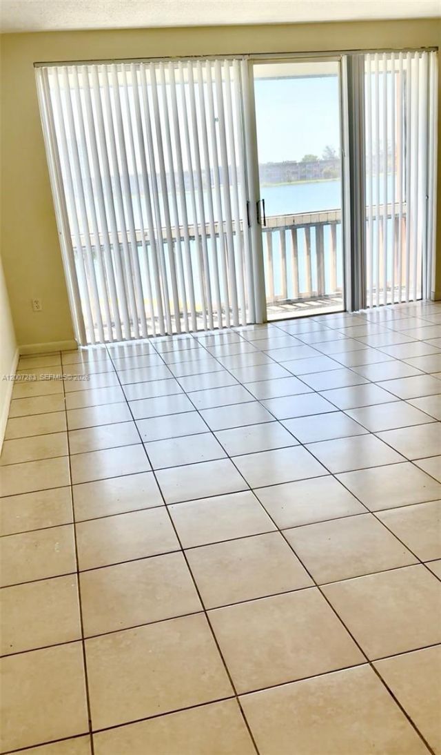 1591 NE Miami Gardens Dr , Unit 205, Miami, FL 33179 Photo