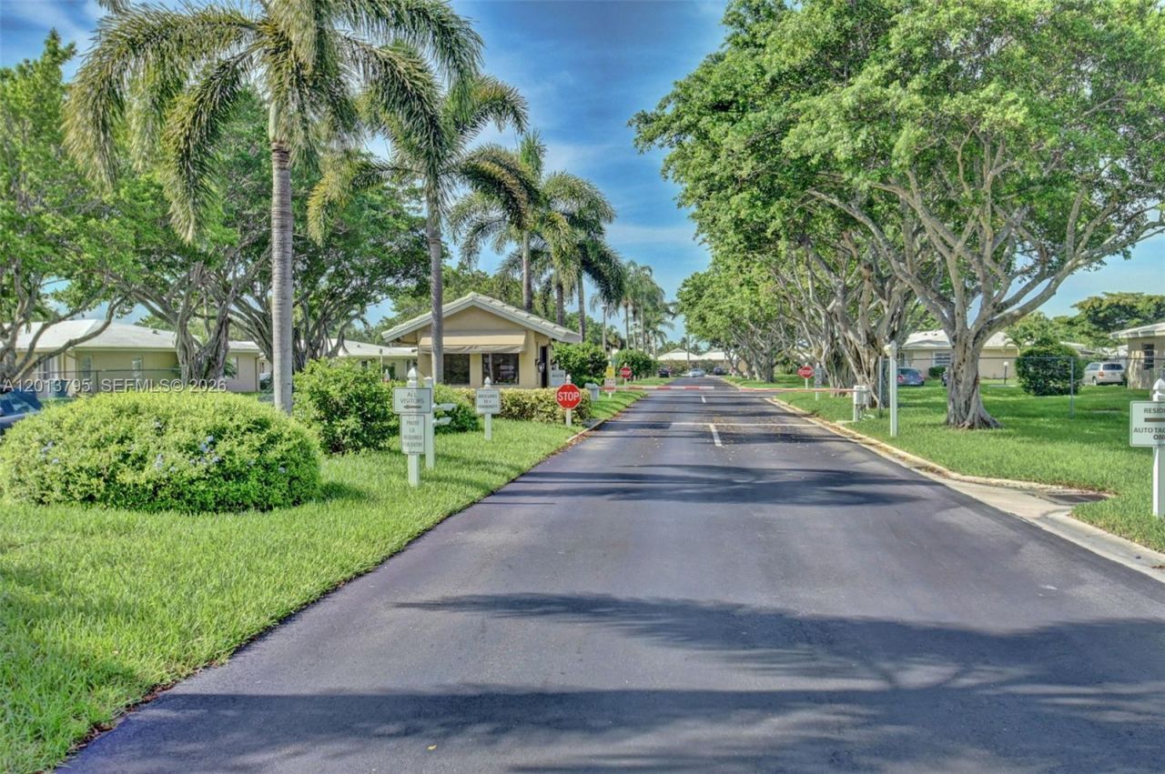 8749 Belle Aire Dr , Boca Raton, FL 33433 Photo