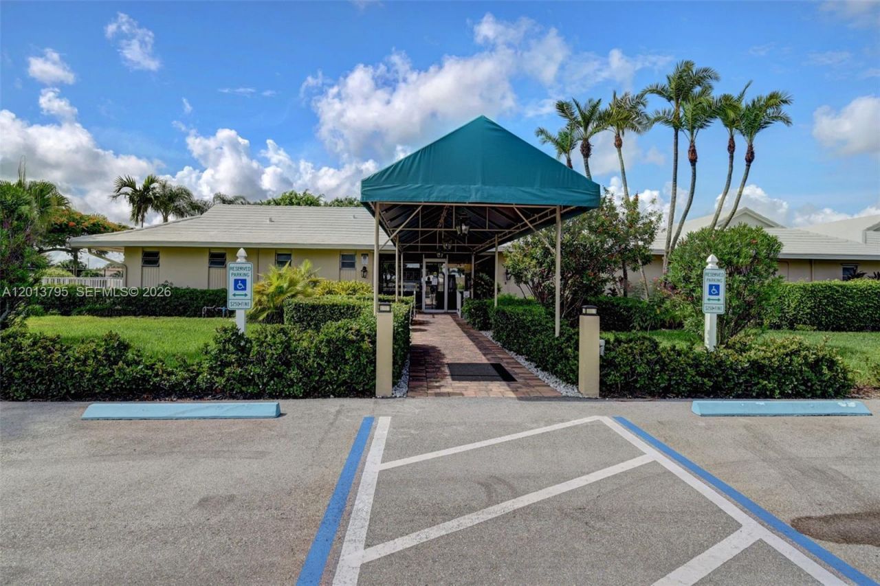 8749 Belle Aire Dr , Boca Raton, FL 33433 Photo
