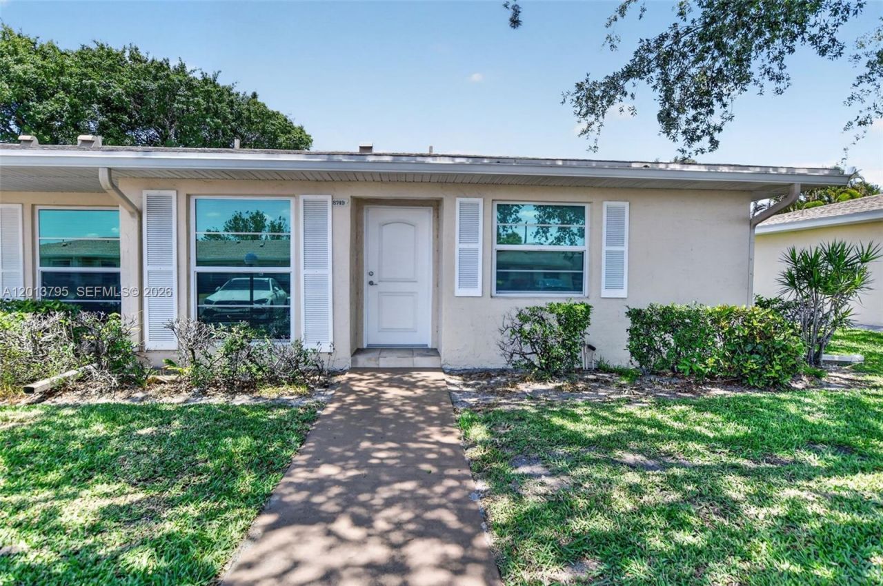 8749 Belle Aire Dr , Boca Raton, FL 33433 Photo