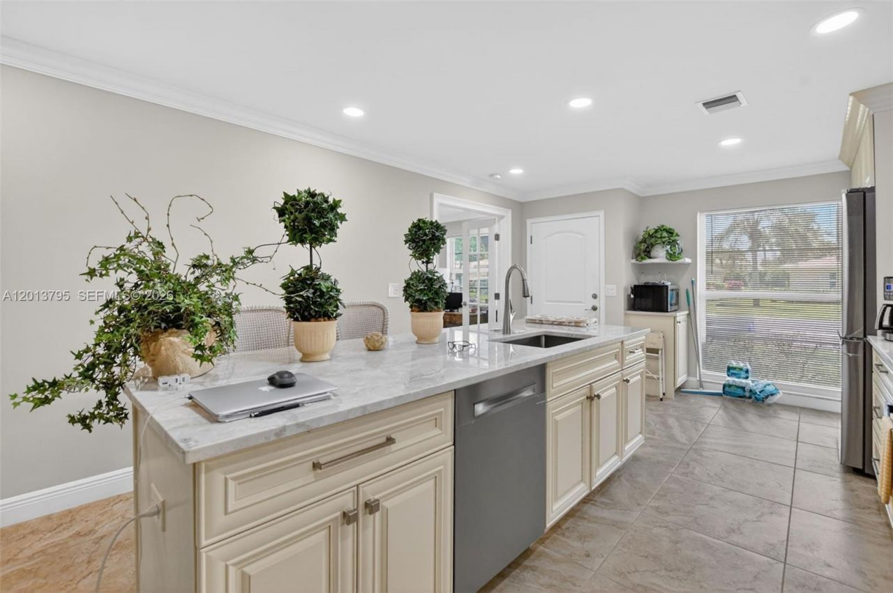 8749 Belle Aire Dr , Boca Raton, FL 33433 Photo