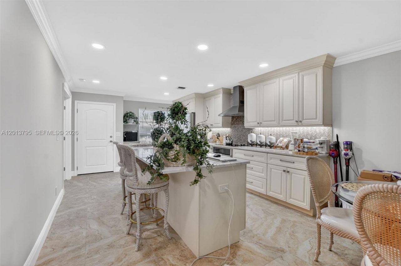 8749 Belle Aire Dr , Boca Raton, FL 33433 Photo
