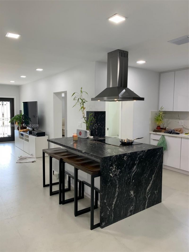 2235 SW 25th Ter, Miami, FL 33133 Photo