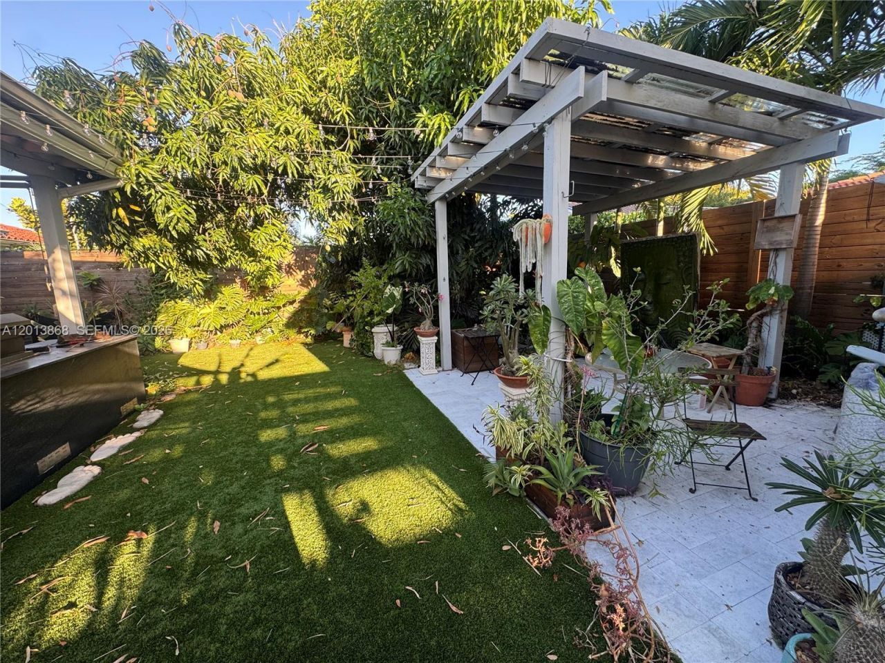2235 SW 25th Ter, Miami, FL 33133 Photo