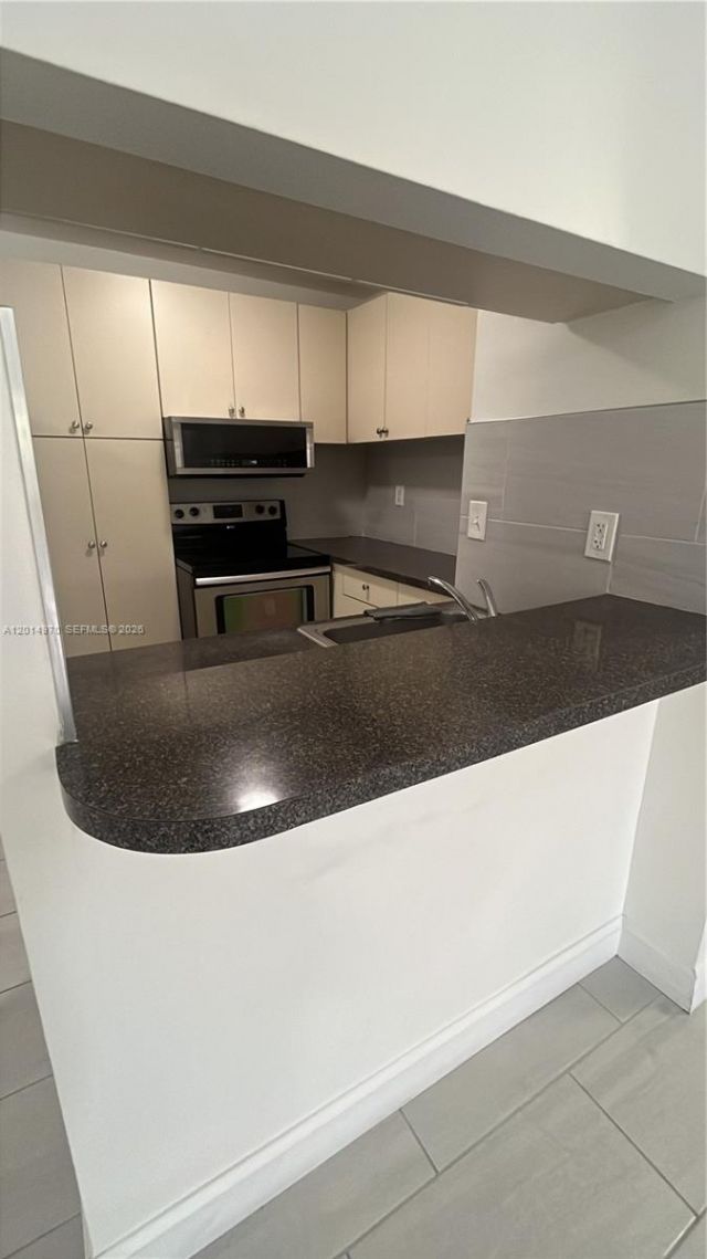 15609 SW 73rd Cir Ter , Unit 8-12, Miami, FL 33193 Photo