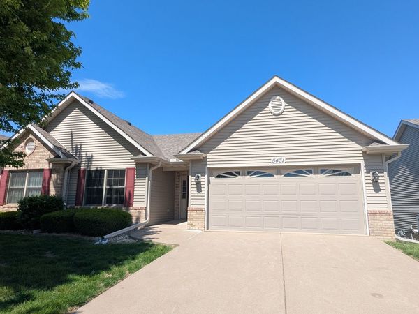 5431 Northwest Circle, Davenport, IA 52806
