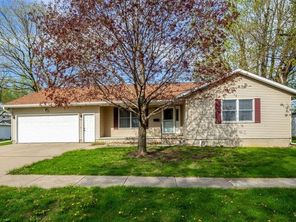 413 N East Street , Cambridge, IL 61238