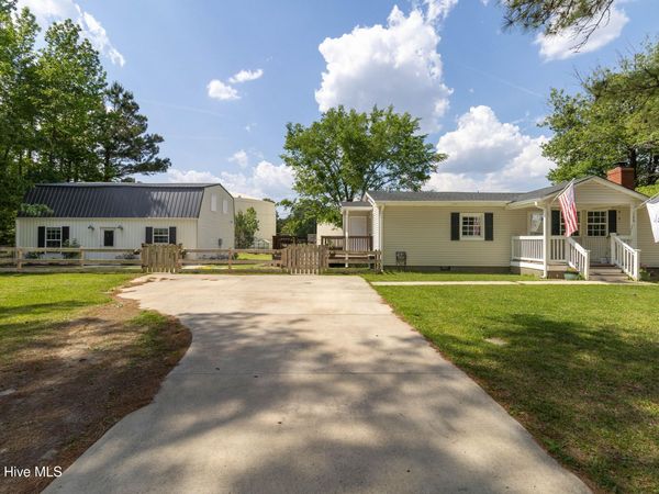120 Anglers Cove Road , Hertford, NC 27944
