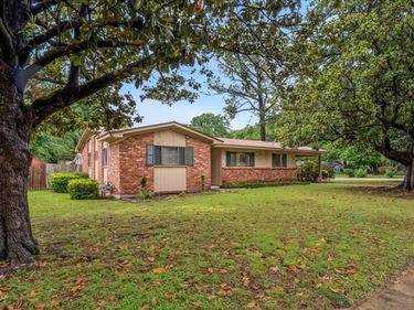 1601 DELMONT RD, Memphis, TN 38117