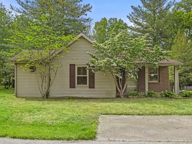327 Smith Street, Midway, KY 40347