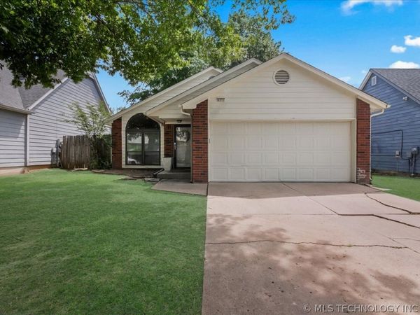 6211 S 28th West Avenue , Tulsa, OK 74132