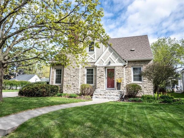 1513 Hoyt Avenue W, Falcon Heights, MN 55108