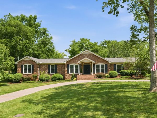 714 Bresslyn Rd, Nashville, TN 37205