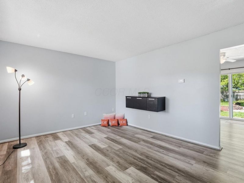 2896 Chimney Point Drive , Columbus, OH 43231 Photo 11