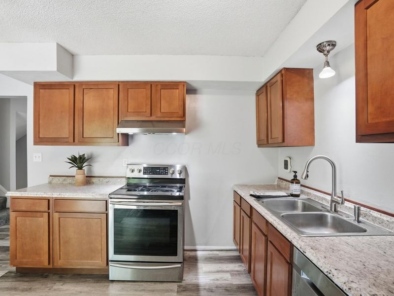 2896 Chimney Point Drive , Columbus, OH 43231 Photo 15