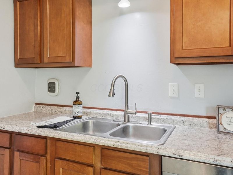2896 Chimney Point Drive , Columbus, OH 43231 Photo 18