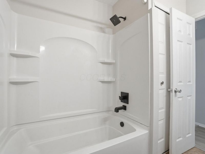2896 Chimney Point Drive , Columbus, OH 43231 Photo 21