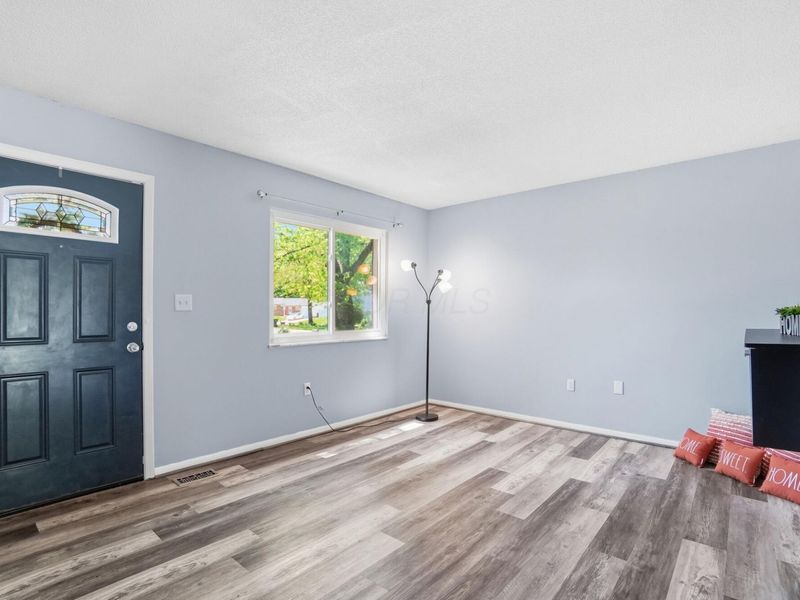 2896 Chimney Point Drive , Columbus, OH 43231 Photo 8