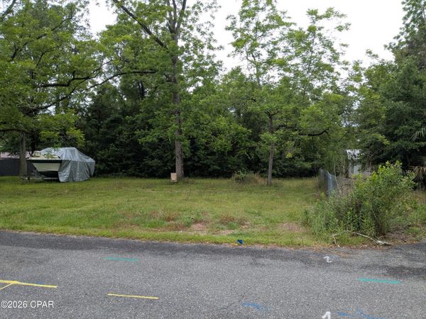 4191 Bowers Street , Marianna, FL 32448