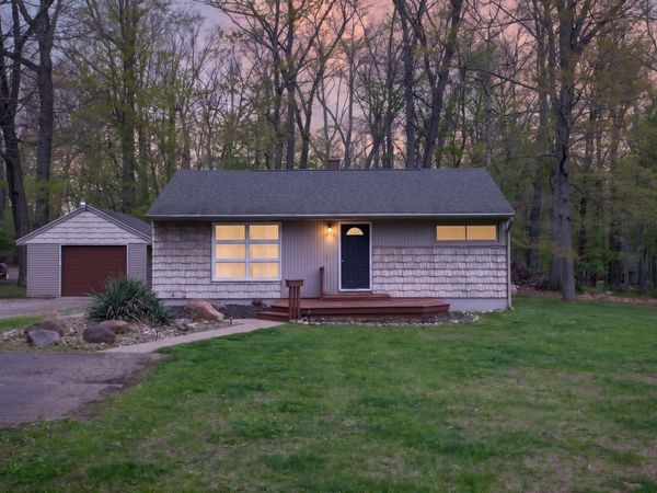 3410 Carlton Boulevard, Jackson, MI 49203