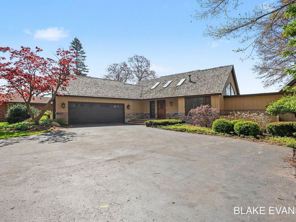 4069 Forest Point Drive, Norton Shores, MI 49441