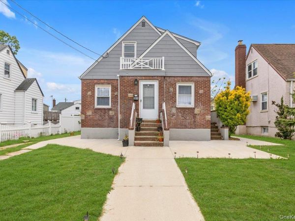 301 Merrifield Avenue , Oceanside, NY 11572