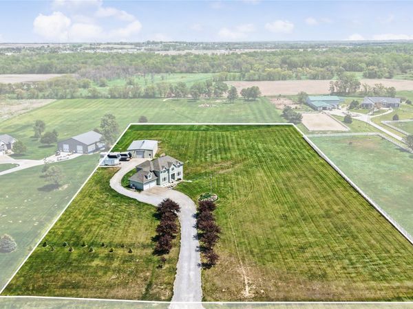 19600 W Avenue, Dallas Center, IA 50063